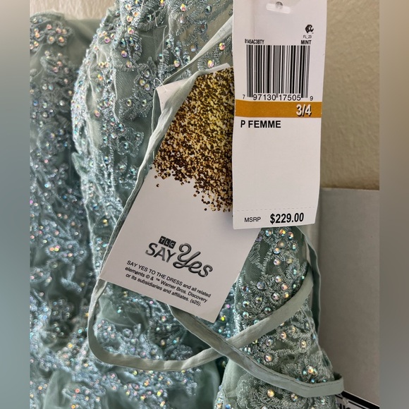 Say Yes Juniors' Embroidered Applique Side-Slit Ball Gown - Picture 6 of 7